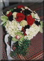 A gorgeous bridal bouquet - click to zoom...